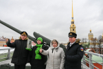 В честь открытия финала чемпионата «Профессионалы» в Петербурге прозвучал полуденный выстрел