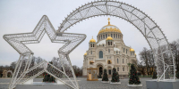 Якорная площадь в Кронштадте преобразилась в преддверии Нового года - Spbdnevnik.ru