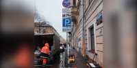 В Петербурге на Новгородской улице прошел рейд по информированию о новых правилах зимней ночной парковки - Spbdnevnik.ru