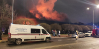 Из-за горящего здания на Правобережном рынке эвакуировали сотню человек — есть пострадавший - Neva.Today