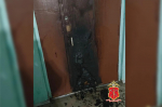 Двое мужчин подожгли дверь в доме на Гражданском проспекте по заданию в мессенджере