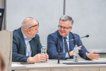 Директор Института промышленного менеджмента, экономики и торговли Владимир Щепинин (справа)