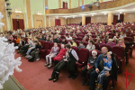"Дед Мороз специального назначения" поздравил юных петербуржцев с Новым годом
