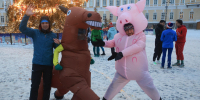 Фото: петербуржцы задорно пробежали по городу в карнавальных костюмах - Spbdnevnik.ru