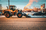 В Петербурге продолжаются снегоуборочные работы