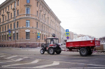 Коммунальщики работают в усиленном режиме из-за снегопада в Петербурге
