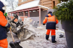 Коммунальщики работают в усиленном режиме из-за снегопада в Петербурге