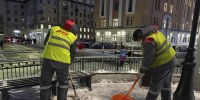 Почти две тысячи кубометров снега вывезли с территорий вокзалов Петербурга за новогодние праздники - Комсомольская правда
