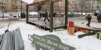 Фото: в Петербурге разбирают декорации и палатки Рождественской ярмарки - Spbdnevnik.ru