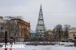 Фото: в Петербурге разбирают декорации и палатки Рождественской ярмарки