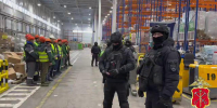 Полиция искала нелегальных мигрантов во всех торговых точках сети «Перекресток» в Петербурге и Ленинградской области - Spbdnevnik.ru