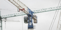 Приставы помогли крановщику вернуть 400 тысяч рублей задолженности по зарплате - ГАZЕТА.СПб