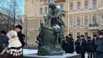 У памятника Царю Плотнику состоялось торжественное возложение цветов