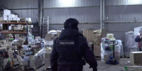В магазинах Приморского района задержали нелегалов и охранников-нарушителей: видео - Neva.Today