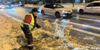 Улицы Северной столицы расчищают от снега после прошедшей метели - Metro Петербург