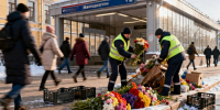 В Петербурге ликвидировали стихийные цветочные рынки у метро перед 8 Марта - Peterburg2.Ru