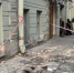Часть облицовки исторического дома в Петербурге угодила прямо на голову мужчины: фото - Neva.Today