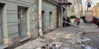 На Большой Морской фасад здания обрушился на петербуржца: возбуждено уголовное дело - tvspb.ru - ТК Санкт-Петербург