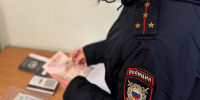 В Приморском районе мигрант выпал из окна — полиция задержала его соседа по квартире - tvspb.ru - ТК Санкт-Петербург