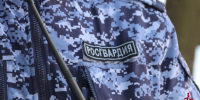 Во Фрунзенском районе росгвардейцы задержали правонарушителя, угрожавшего ножом персоналу и посетителям сетевого магазина-бара - Росгвардия