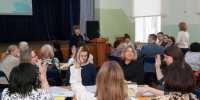 В рамках XVI Петербургского международного образовательного форума на базе школы № 300 прошел круглый стол с элементами дебатов на тему «Развитие мышления против готовых решений: как трансформировать домашнее задание в эпоху нейросетей» - Центральный район