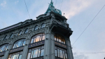 Жители Петербурга активнее покупают одежду к отпуску