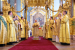 В день святых апостолов Петра и Павла Александр Беглов вместе с православными верующими Петербурга посетил проведённую Патриархом Кириллом литургию в Петропавловском соборе