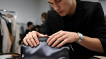 Louis Vuitton представил новую ткань Silk Tech для культовых мужских сумок и одежды