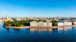 В Петербурге очистили светофоры и знаки от рекламы и граффити