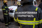 Ночью на парковке в Петербурге пылали 4 автомобиля