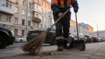 В Петербурге не хватает дворников, продавцов и врачей