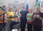 Сотрудники Западного МСУТ СК России посетили подшефный детский дом в День Государственного флага