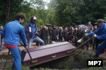 На Смоленском кладбище простились с бывшим басистом «Кукрыниксов» Дмитрием Оганяном