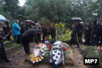 На Смоленском кладбище простились с бывшим басистом «Кукрыниксов» Дмитрием Оганяном