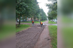 В Петербурге ремонтируют дорожки и восстанавливают газоны