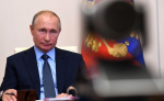 Кадры рукопожатия Путина и бортпроводницы быстро разлетелись по соцсетям в Индии