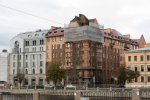 На крыше дома Капустина в Петербурге начали реставрацию керамической черепицы